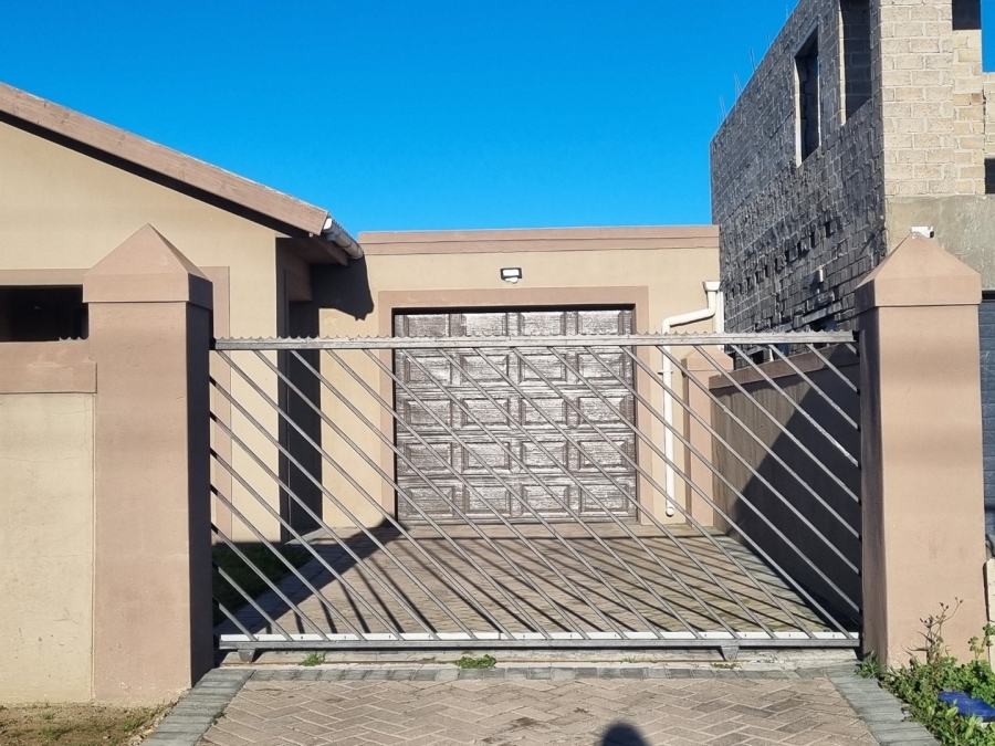 3 Bedroom Property for Sale in Croydon Western Cape